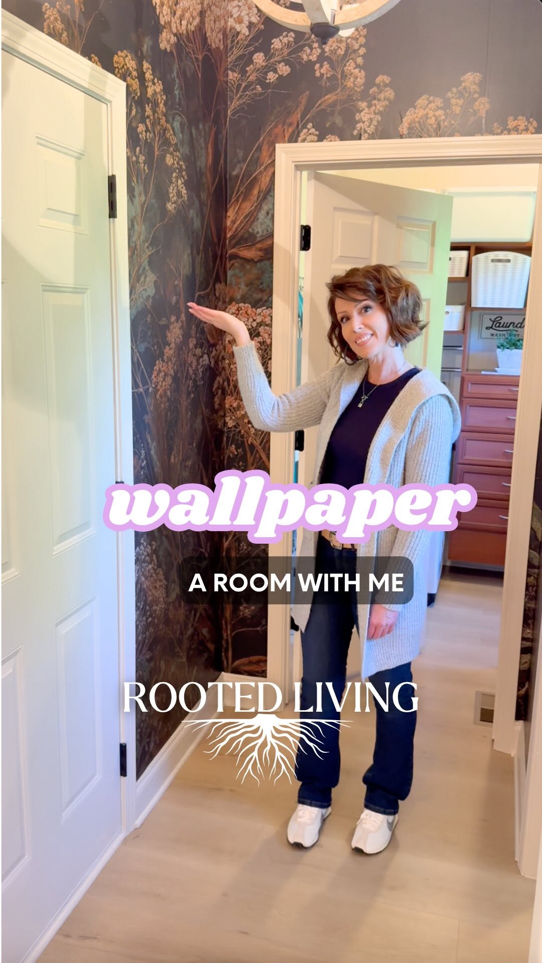 I finally took the leap with luxe peel-and-stick wallpaper from @paperbloom and it could not have been easier. The order