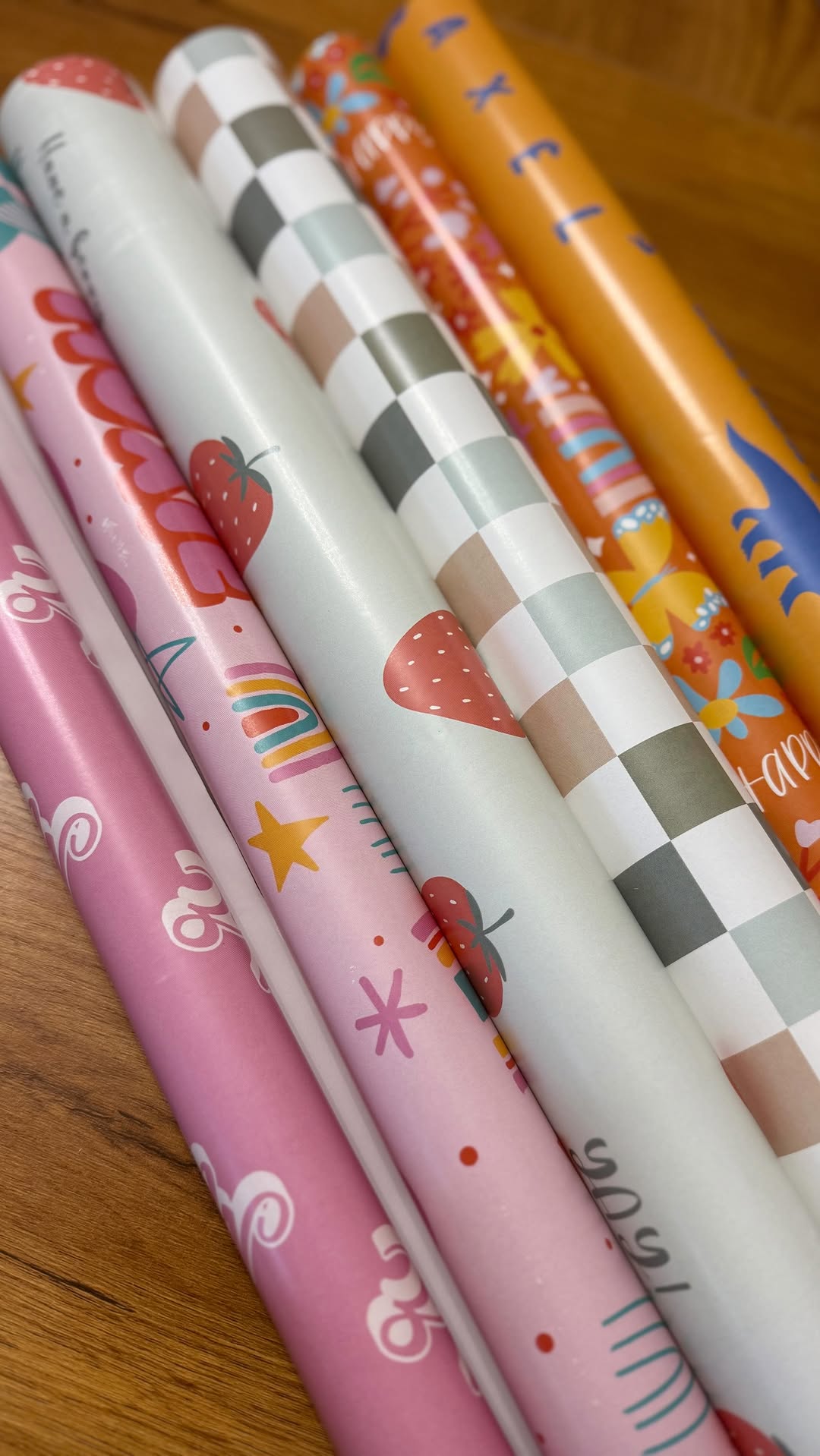 Comment PRESENT and I’ll send you a link! #paperbloom #wrappingpaper #paperbloomwrappingpaper