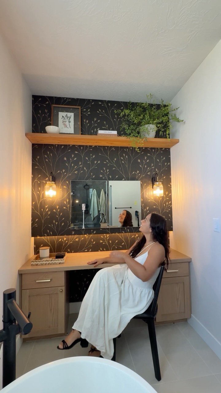 I’ve been dreaming about my makeup vanity since we built this house, I feel like I finally found the perfect wallpaper t