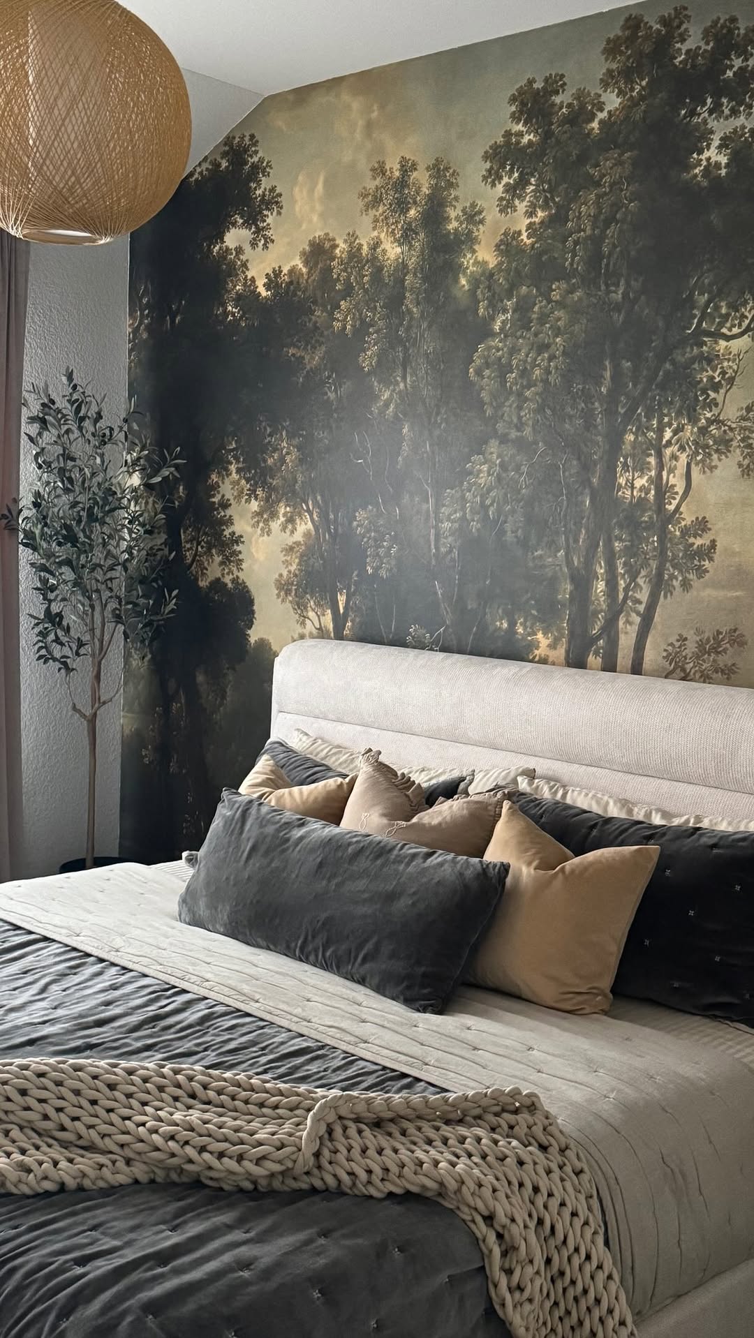 The power of wallpaper ✨ Still can’t believe how much this one change transformed our master bedroom. It instantly made