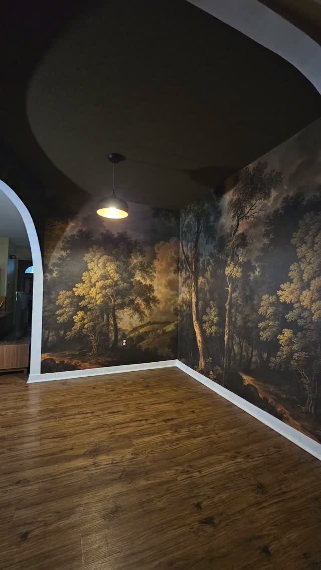 The moodiest wallpaper for the moodiest dining room. This Luxe Peel & Stick wallpaper by @wall.blush makes a huge differ