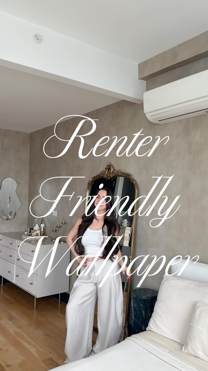 excuse me while I enjoy my NYC rent a little more with my beautiful wallpaper from @wall.blush 🤍#paidpartnership #wallp